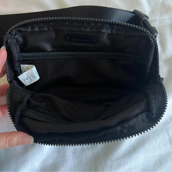 🧡 Lululemon OG 2018 Everywhere Belt Bag - Swerve Vapor Metal Grey - Picture 5 of 8